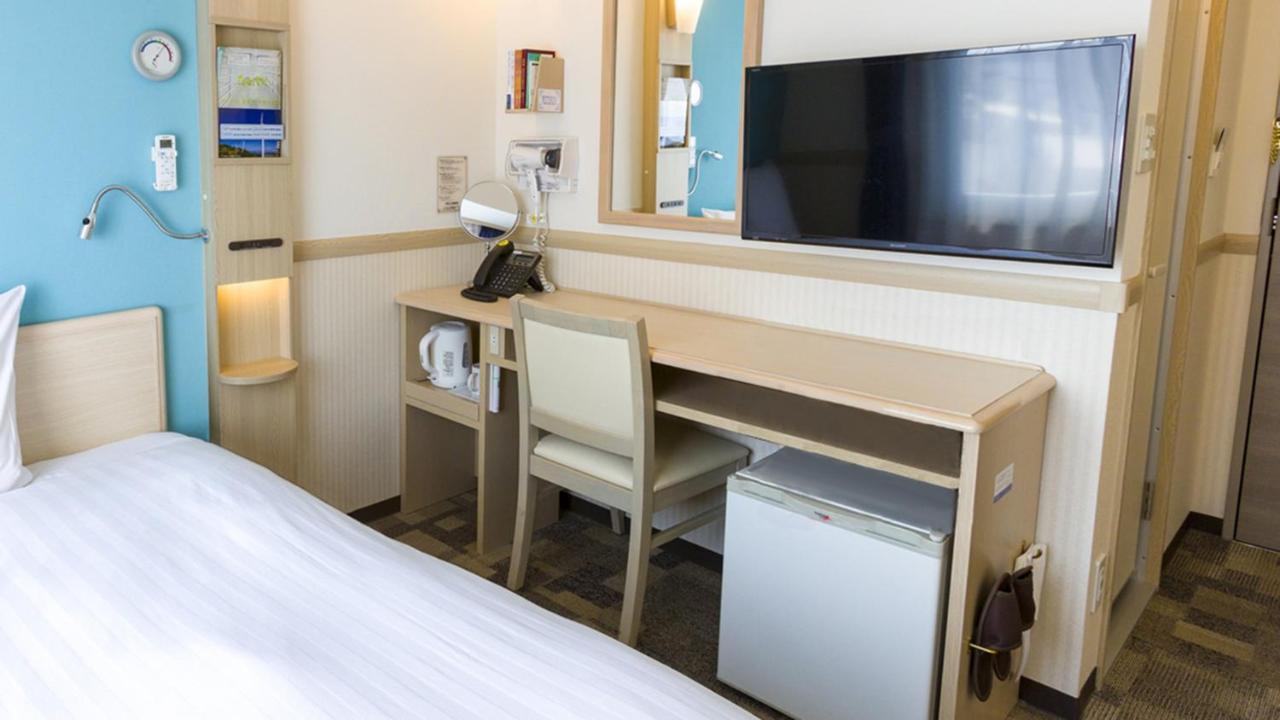 Toyoko Inn Osaka Hankyu Juso-Eki Nishi-Guchi No.2 Exterior foto