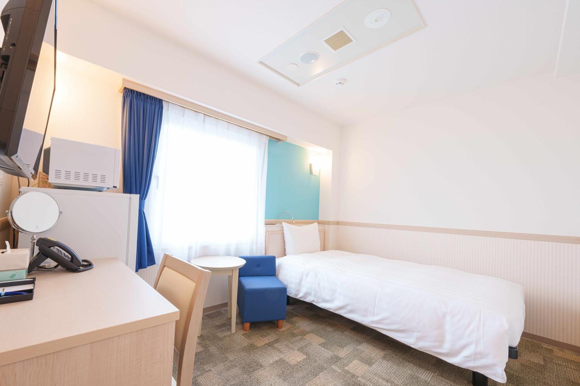 Toyoko Inn Osaka Hankyu Juso-Eki Nishi-Guchi No.2 Exterior foto